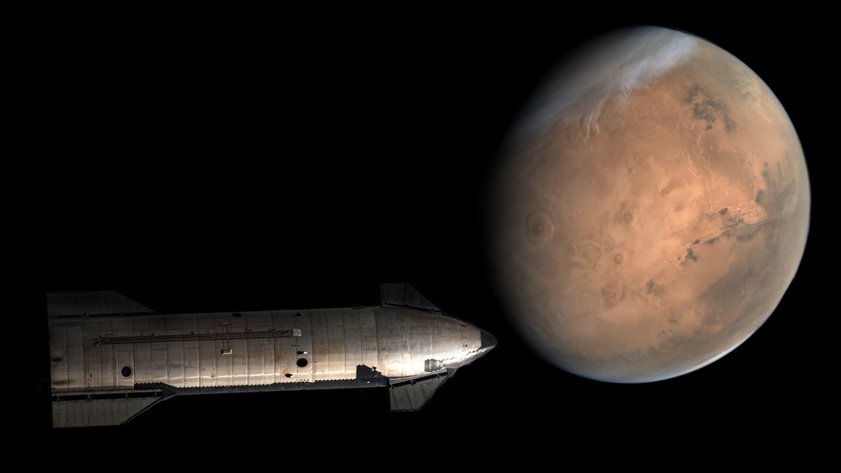 SpaceX Starship approaching Mars